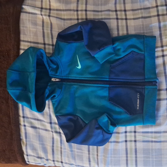 Nike toddler sweatsuit - Picture 2 of 6